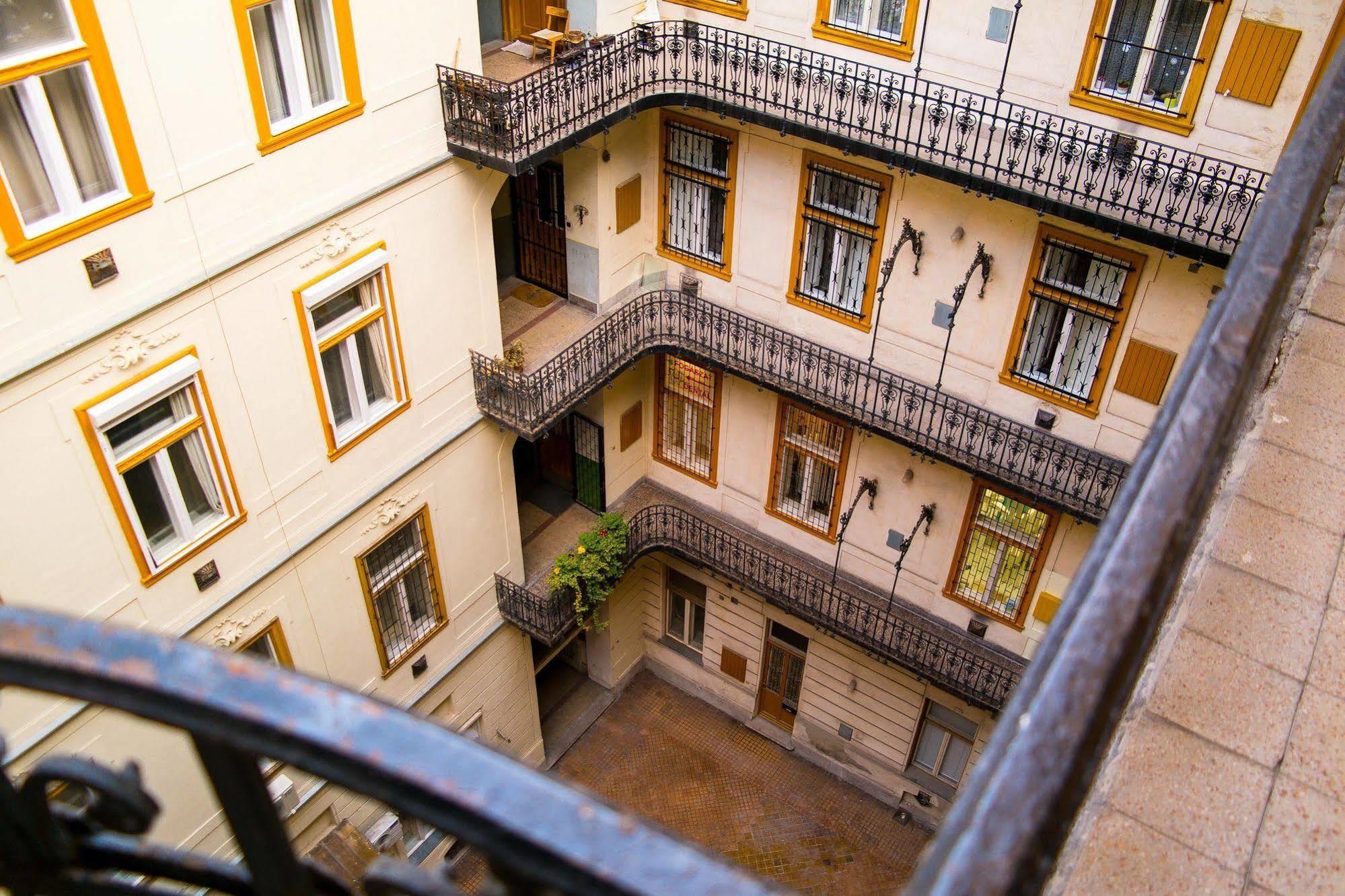 Opera Guesthouse Budapest Extérieur photo